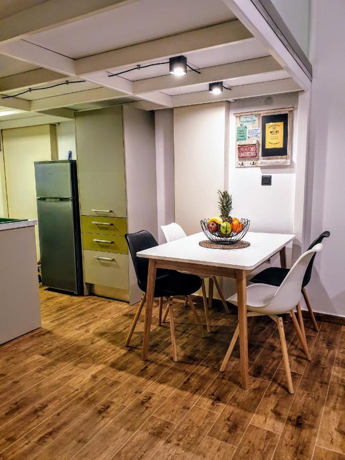 Апартаменты City House Loft Каламата Экстерьер фото