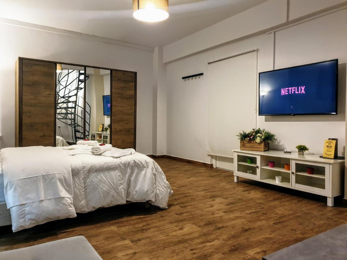 Апартаменты City House Loft Каламата Экстерьер фото